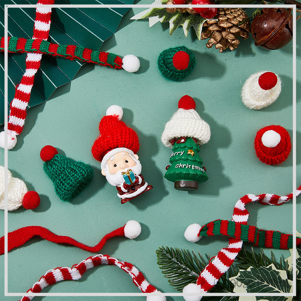 CHRISTMAS MINI HATS & SCARVES X 6
