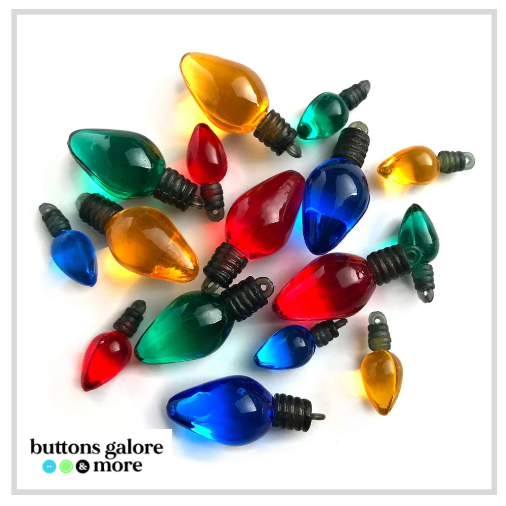 Christmas Buttons x 12 | Olde Fashion Lights (Buttons Galore & More)
