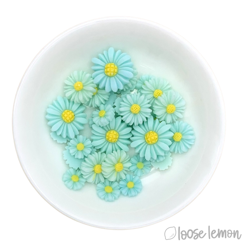 Resin Daisies | Mint (Mixed Sizes)